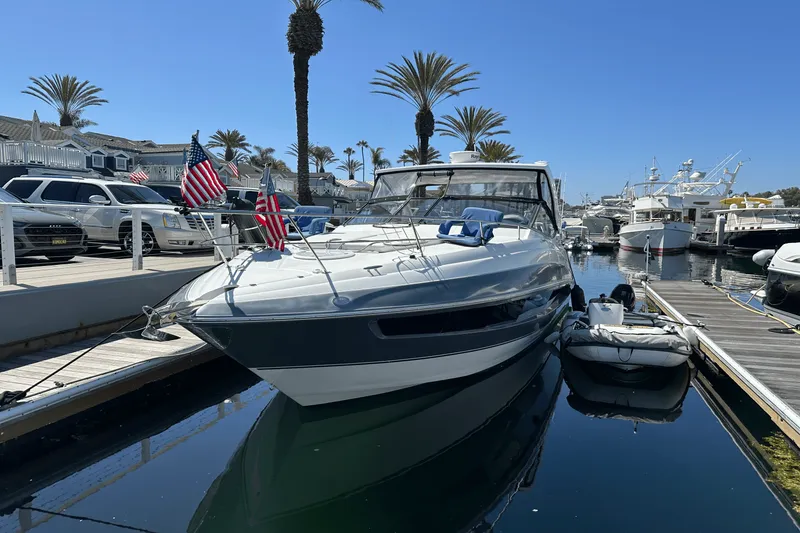 Slide: The Image of Cruisers Yachts 35 EXPRESS 2017 - 5