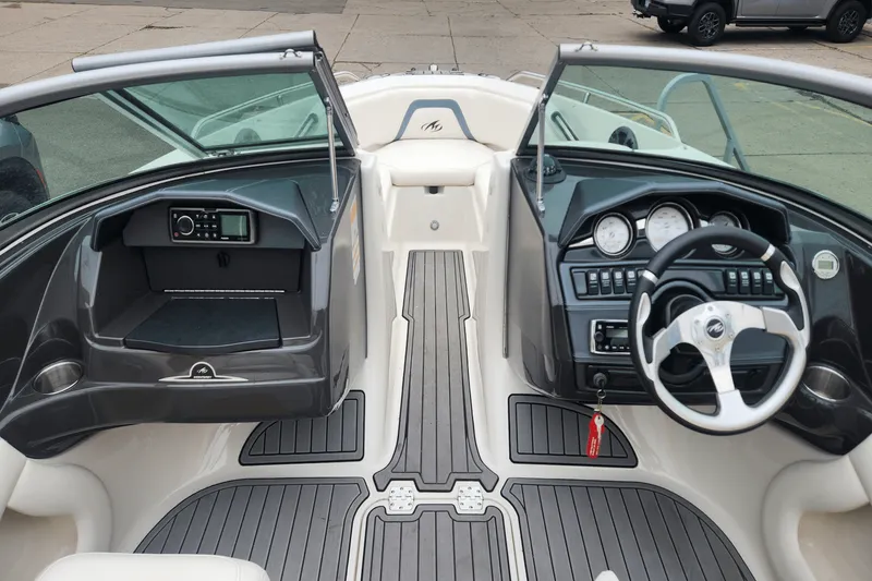 Slide: The Image of Monterey 204 FS/BR 2014 - 21