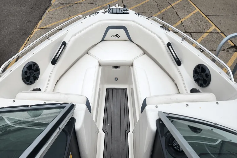 Slide: The Image of Monterey 204 FS/BR 2014 - 50