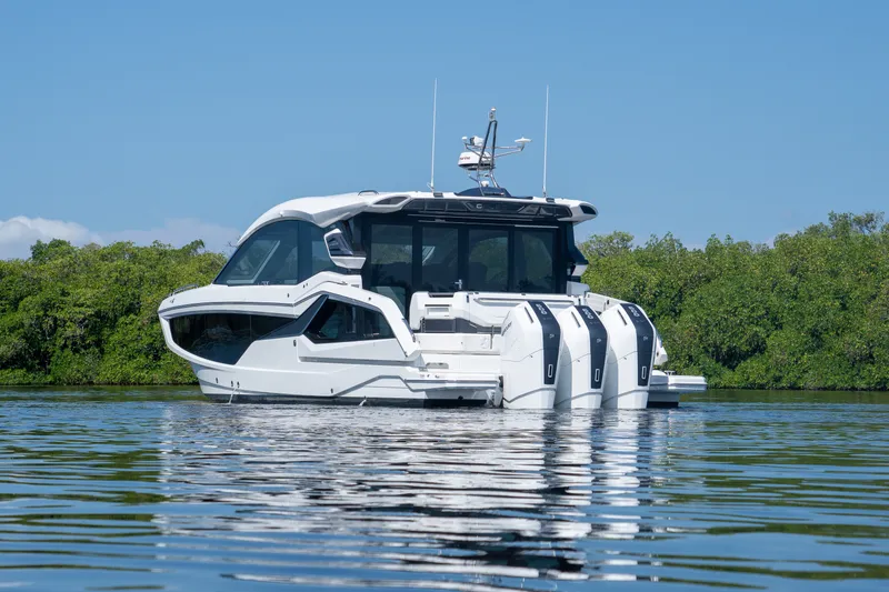 Slide: The Image of Galeon 435 GTO 2026 - 33