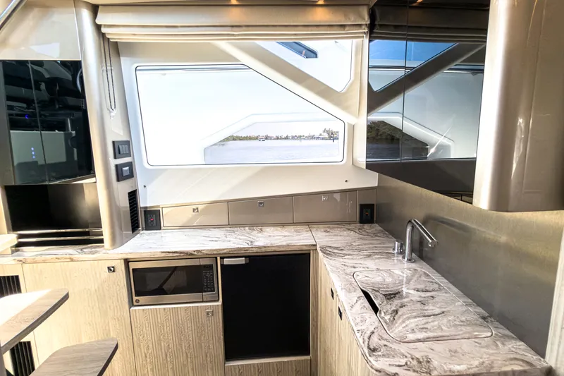 Slide: The Image of Galeon 435 GTO 2026 - 21