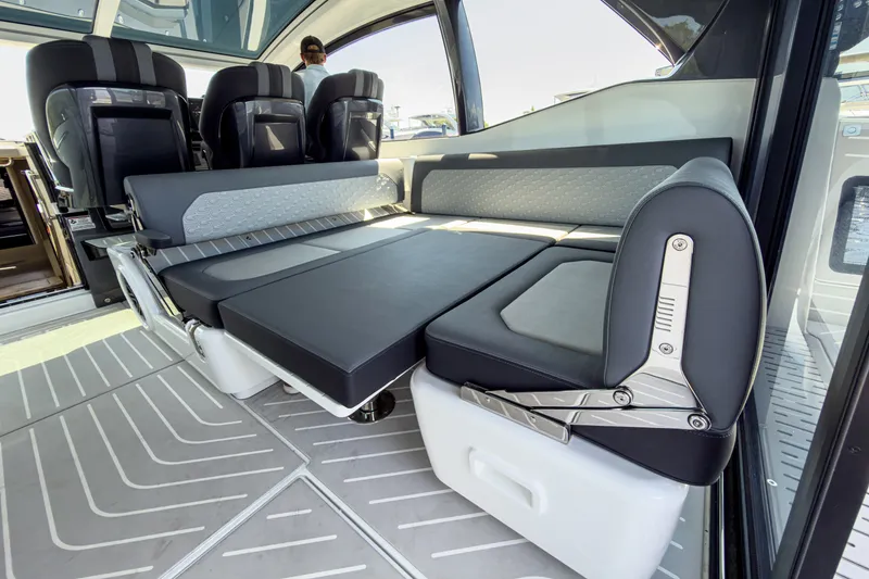 Slide: The Image of Galeon 435 GTO 2026 - 7