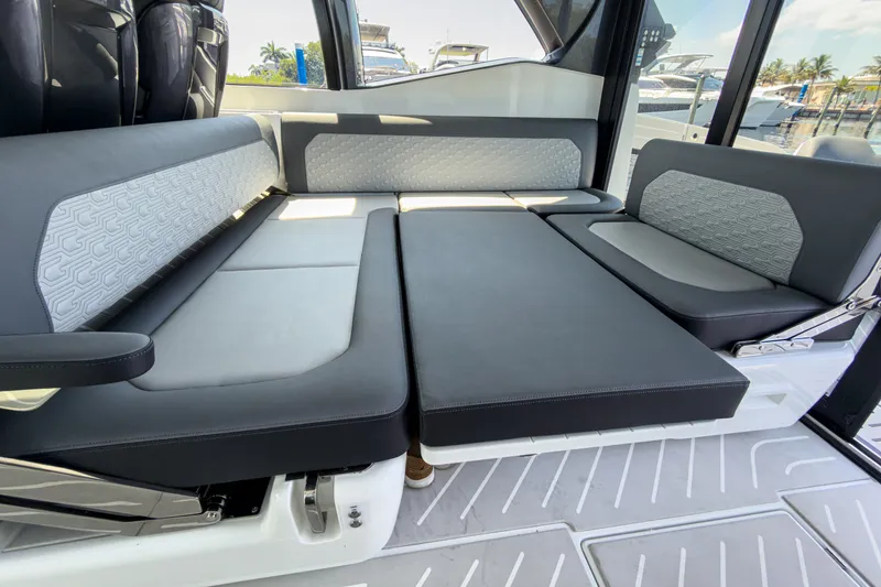 Slide: The Image of Galeon 435 GTO 2026 - 10