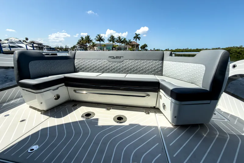 Slide: The Image of Galeon 435 GTO 2026 - 6