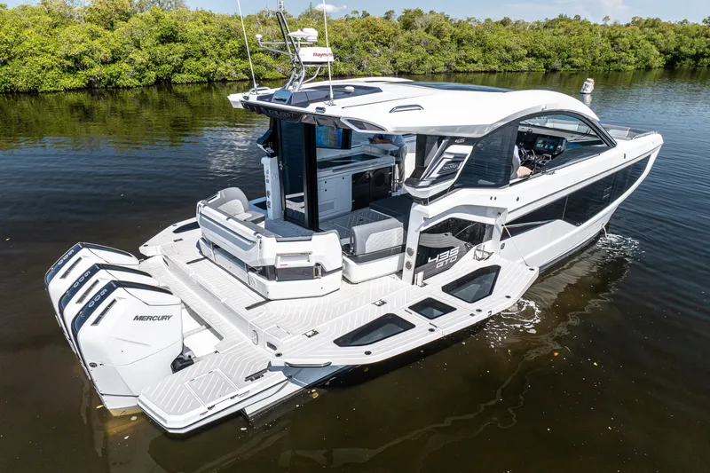 Slide: The Image of Galeon 435 GTO 2026 - 5