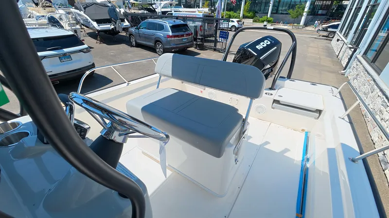 Slide: The Image of Boston Whaler 210 Montauk 2026 - 10