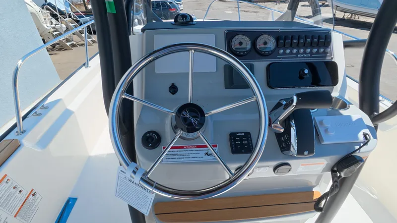 Slide: The Image of Boston Whaler 210 Montauk 2026 - 12