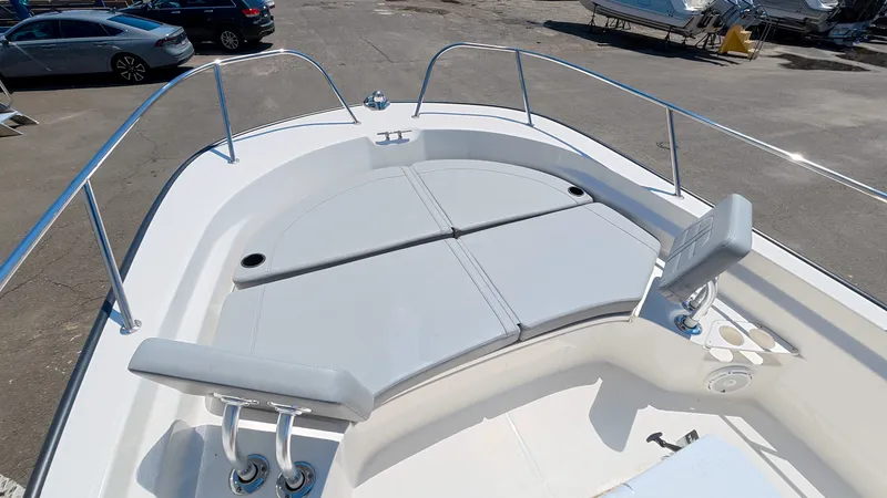 Slide: The Image of Boston Whaler 210 Montauk 2026 - 19