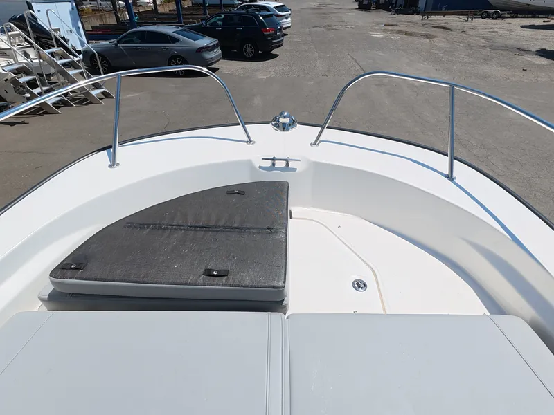Slide: The Image of Boston Whaler 210 Montauk 2026 - 15