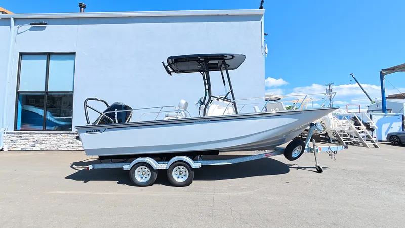 The Image of Boston Whaler 210 Montauk 2026 - 0