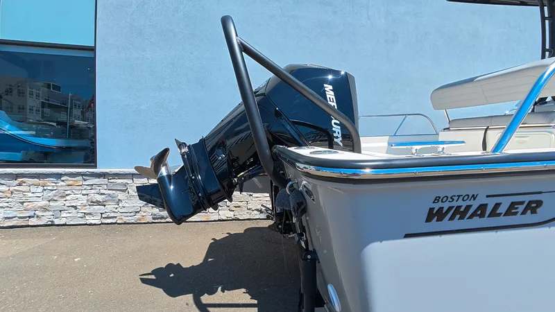 Slide: The Image of Boston Whaler 210 Montauk 2026 - 6