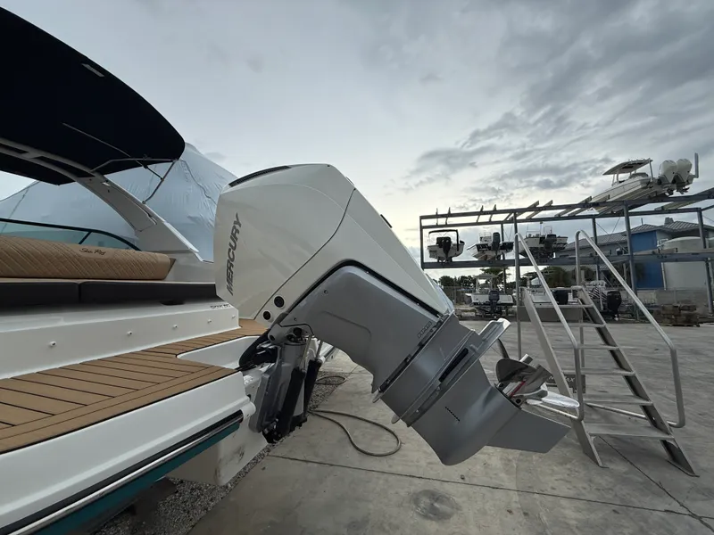 Slide: The Image of Sea Ray SDX 230 Outboard 2026 - 25