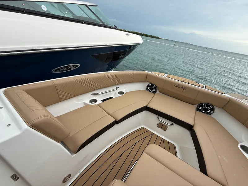 Slide: The Image of Sea Ray SDX 230 Outboard 2026 - 6