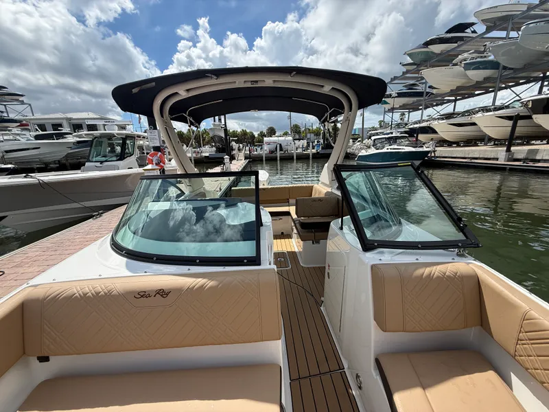 Slide: The Image of Sea Ray SDX 230 Outboard 2026 - 8