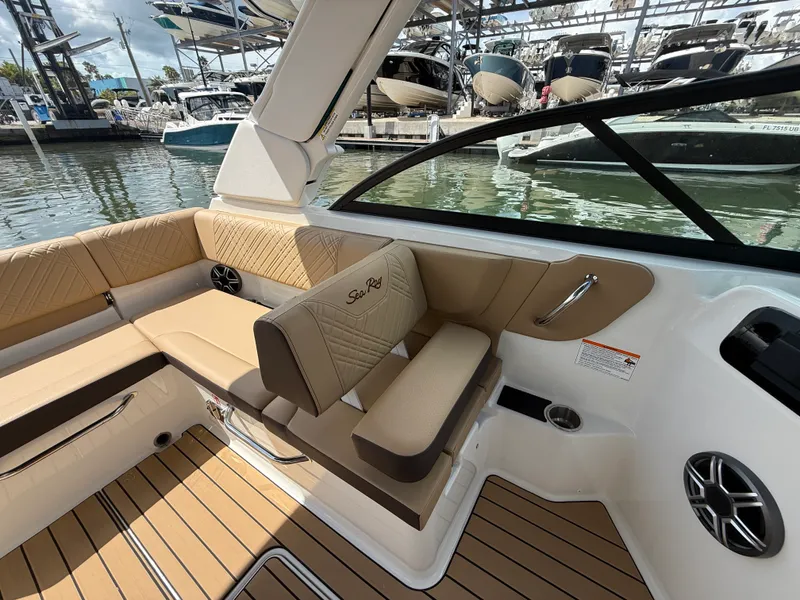 Slide: The Image of Sea Ray SDX 230 Outboard 2026 - 14