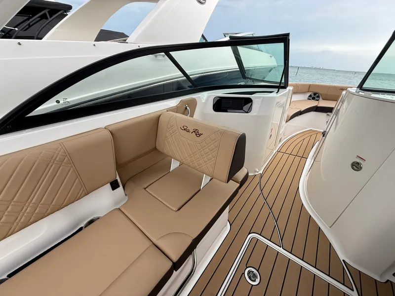 Slide: The Image of Sea Ray SDX 230 Outboard 2026 - 18