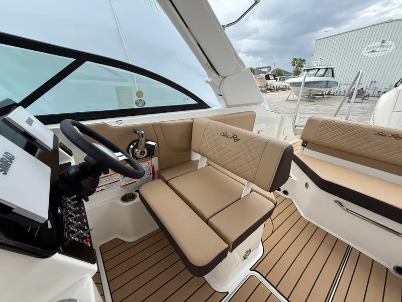 Slide: The Image of Sea Ray SDX 230 Outboard 2026 - 9