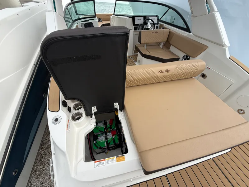 Slide: The Image of Sea Ray SDX 230 Outboard 2026 - 22