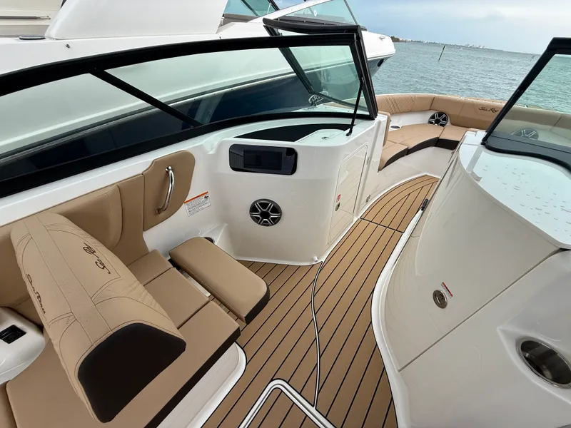 Slide: The Image of Sea Ray SDX 230 Outboard 2026 - 16
