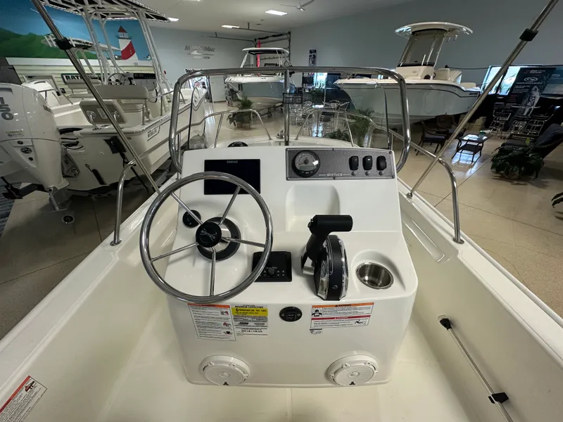 Slide: The Image of Boston Whaler 150 Montauk 2026 - 5