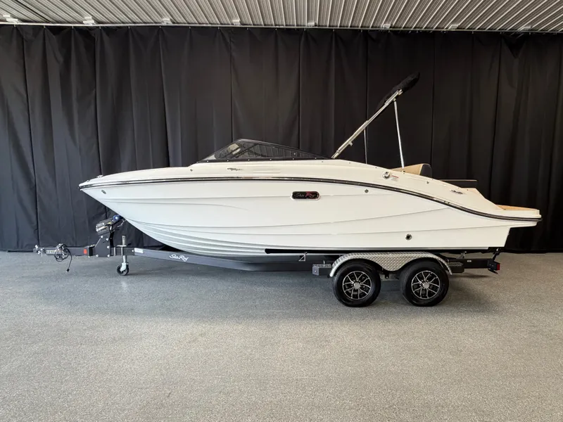 The Image of Sea Ray SPX 210 2026 - 0