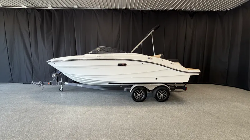 The Image of Sea Ray SPX 210 2026 - 0