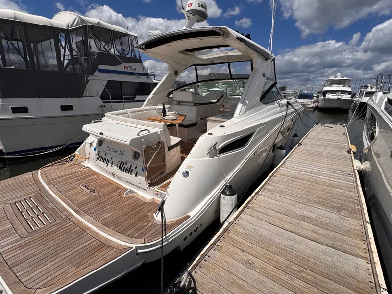 Slide: The Image of Sea Ray 350 SUNDANCER 2018 - 1