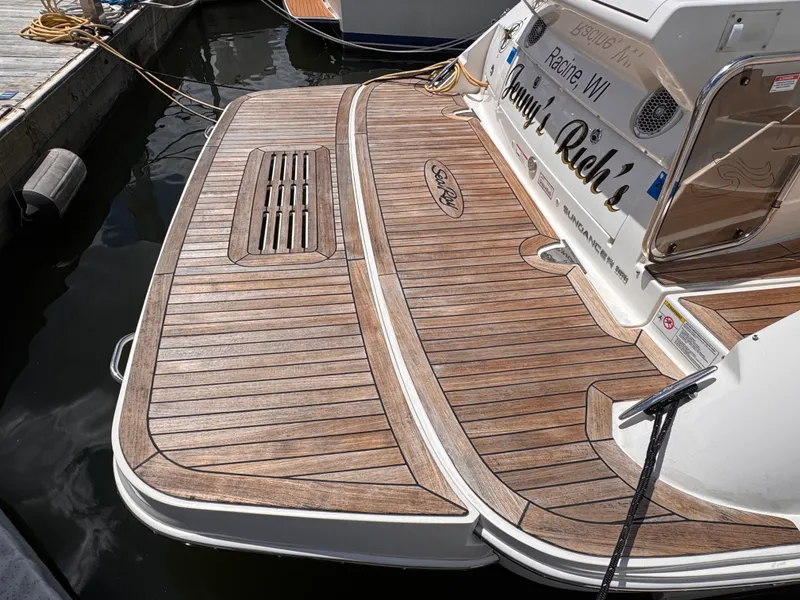 Slide: The Image of Sea Ray 350 SUNDANCER 2018 - 7