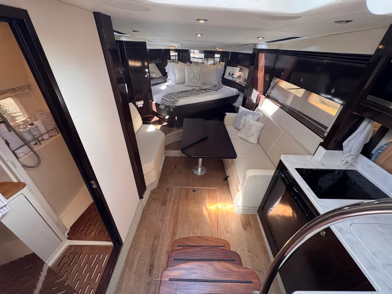 Slide: The Image of Sea Ray 350 SUNDANCER 2018 - 21