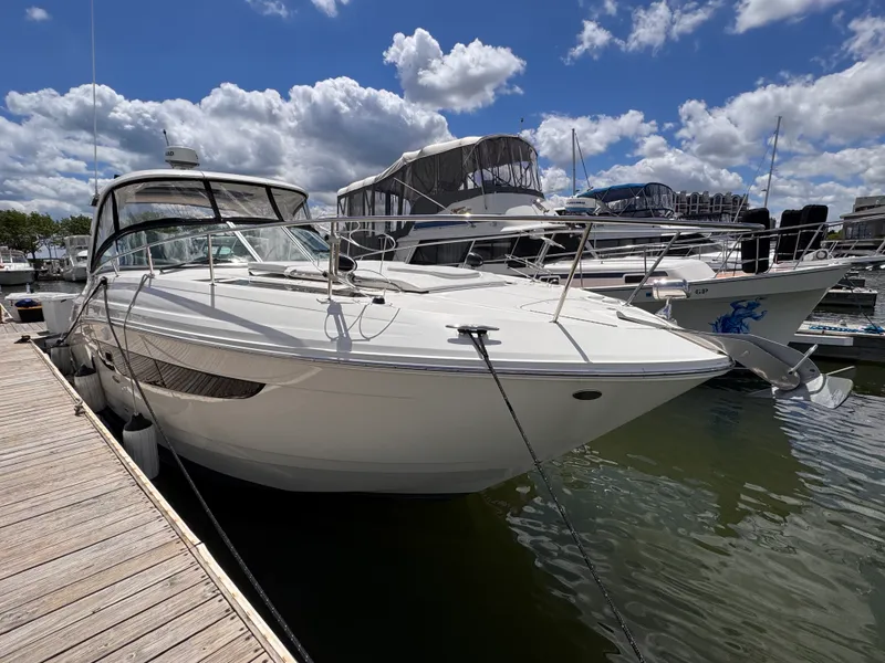 Slide: The Image of Sea Ray 350 SUNDANCER 2018 - 2