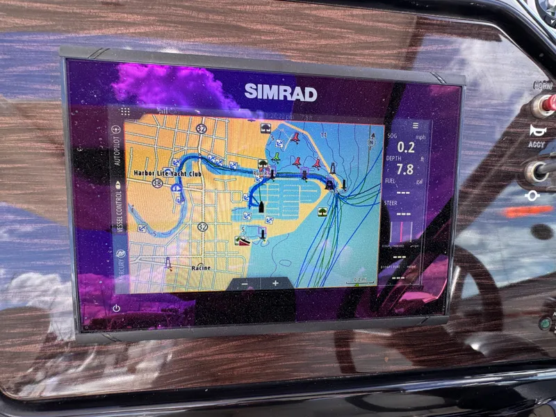Slide: The Image of Sea Ray 350 SUNDANCER 2018 - 17