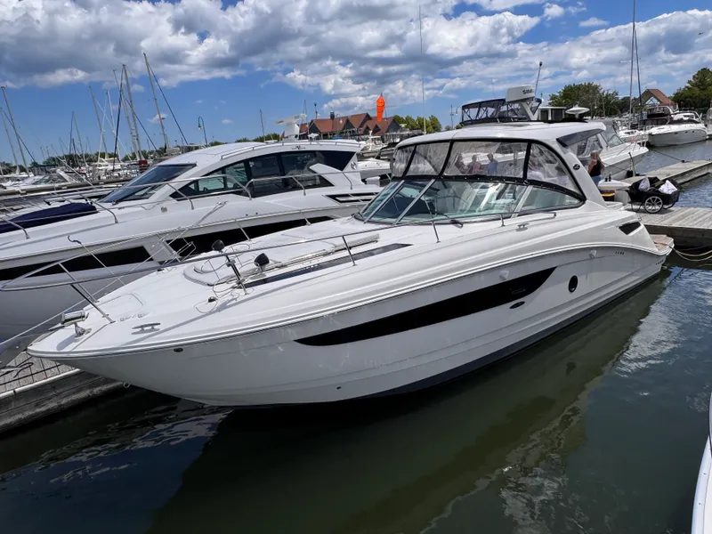 Slide: The Image of Sea Ray 350 SUNDANCER 2018 - 3