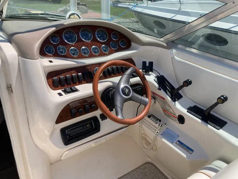 Slide: The Image of Sea Ray 280 SUN SPORT 1997 - 18