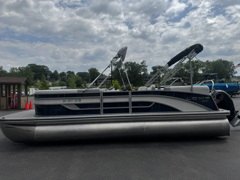 The Image of Lowe SS 230 WV 2024 - 0