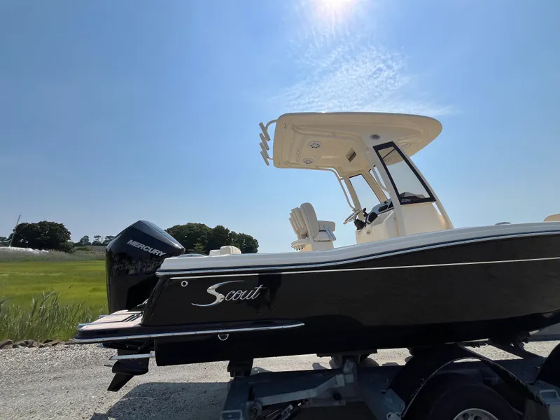 Slide: The Image of Scout 220 XSF 2027 - 20