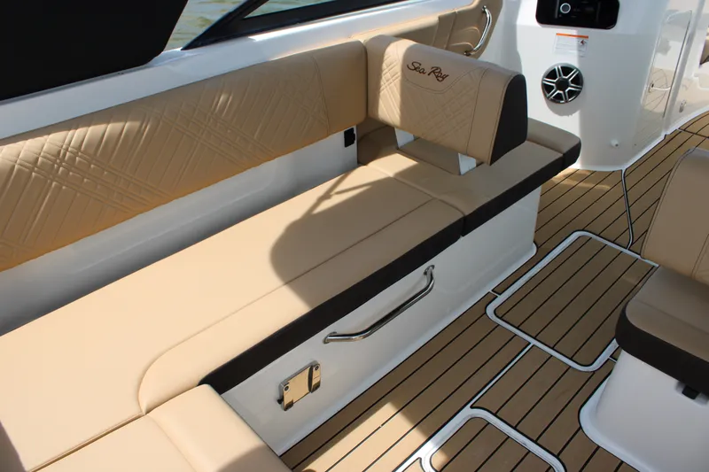 Slide: The Image of Sea Ray SDX 250 Surf 2026 - 10