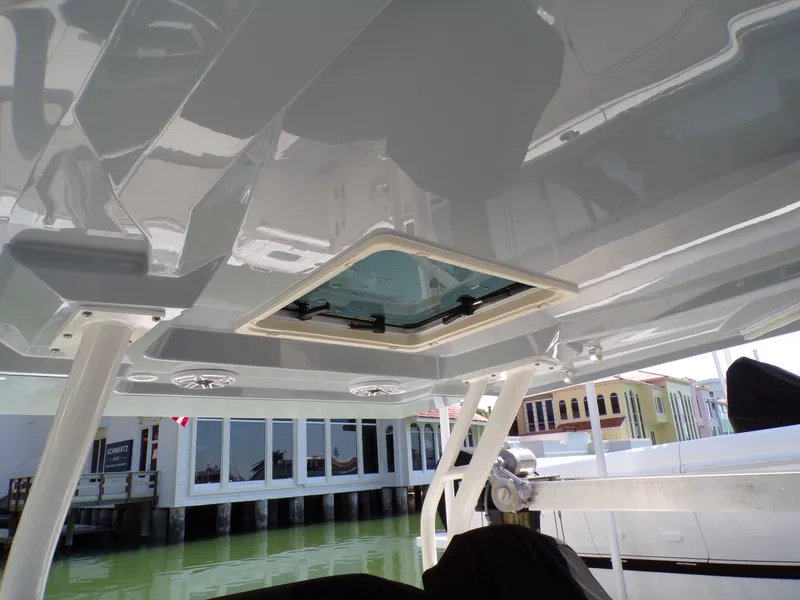 Slide: The Image of Pursuit 328 SPORT 2021 - 19