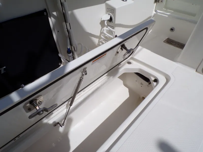 Slide: The Image of Pursuit 328 SPORT 2021 - 59