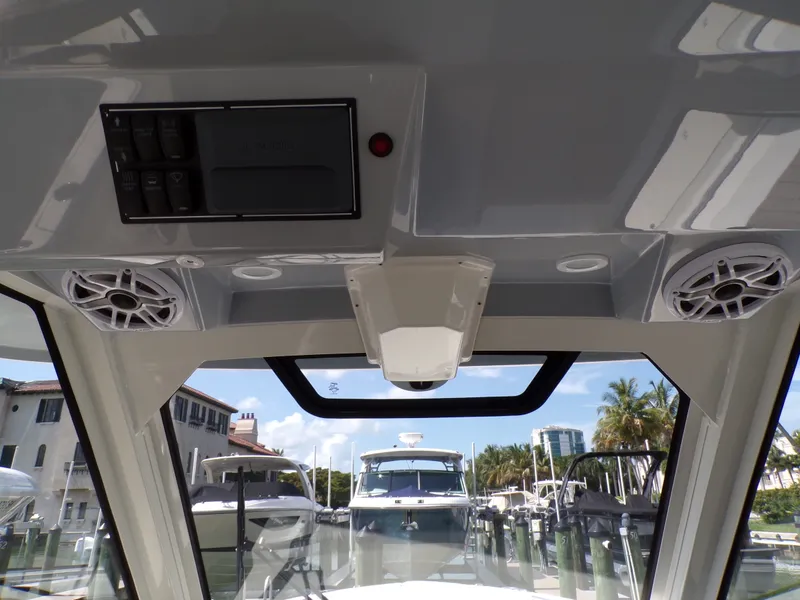 Slide: The Image of Pursuit 328 SPORT 2021 - 18