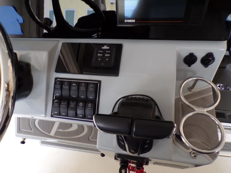 Slide: The Image of Pursuit 328 SPORT 2021 - 13