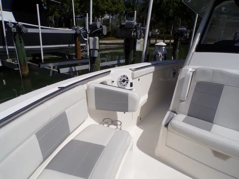 Slide: The Image of Pursuit 328 SPORT 2021 - 23