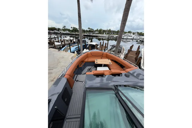 Slide: The Image of Cruisers 338 Outboard 2020 - 50