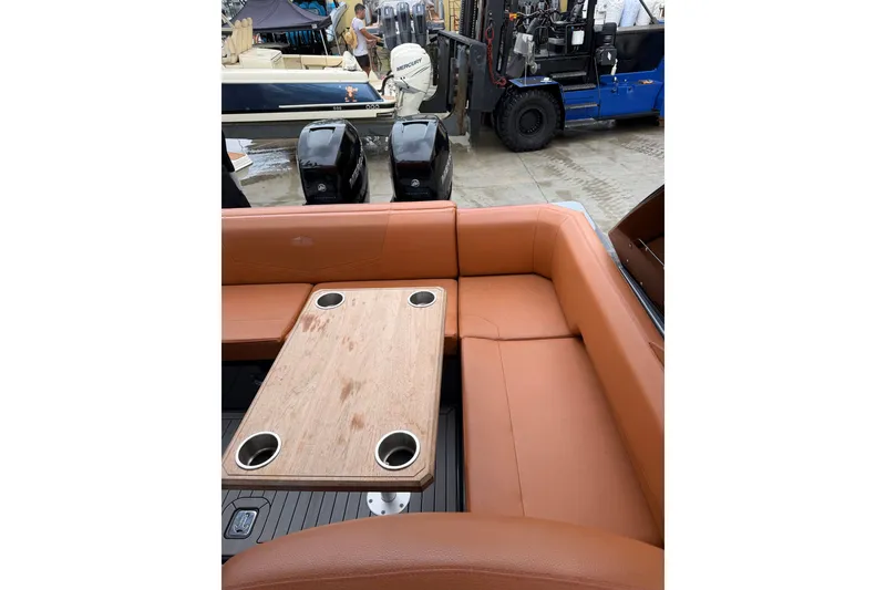 Slide: The Image of Cruisers 338 Outboard 2020 - 19