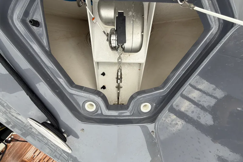 Slide: The Image of Cruisers 338 Outboard 2020 - 53