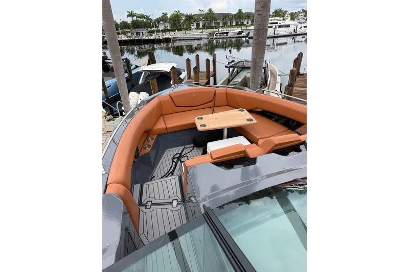 Slide: The Image of Cruisers 338 Outboard 2020 - 20