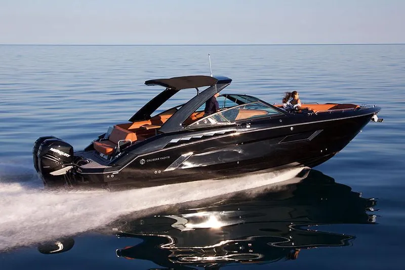 The Image of Cruisers 338 Outboard 2020 - 0