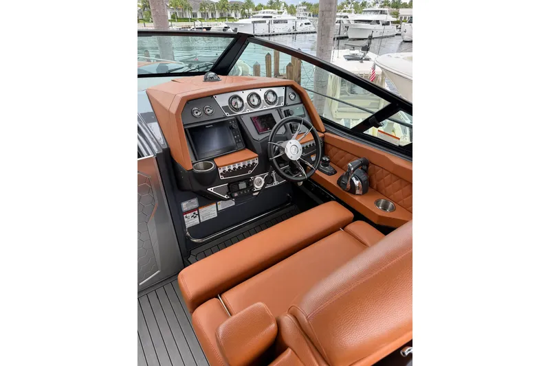 Slide: The Image of Cruisers 338 Outboard 2020 - 27