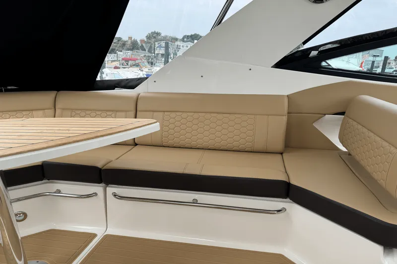 Slide: The Image of Sea Ray 320 SUNDANCER OUTBOARD 2023 - 10