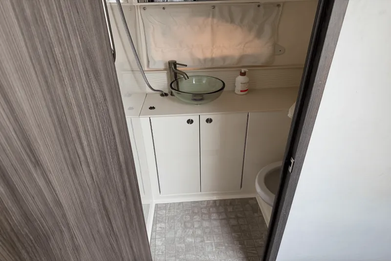 Slide: The Image of Sea Ray 320 SUNDANCER OUTBOARD 2023 - 17