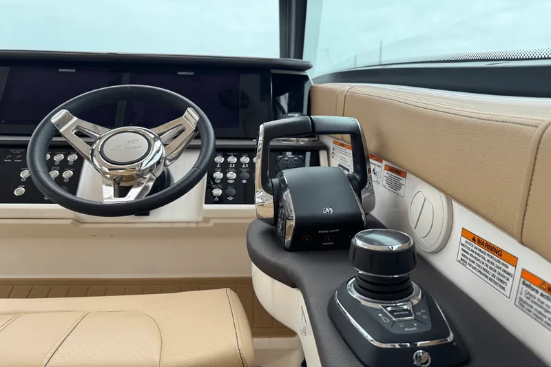 Slide: The Image of Sea Ray 320 SUNDANCER OUTBOARD 2023 - 6